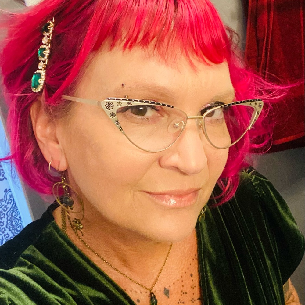 Meet your Posher, Angela